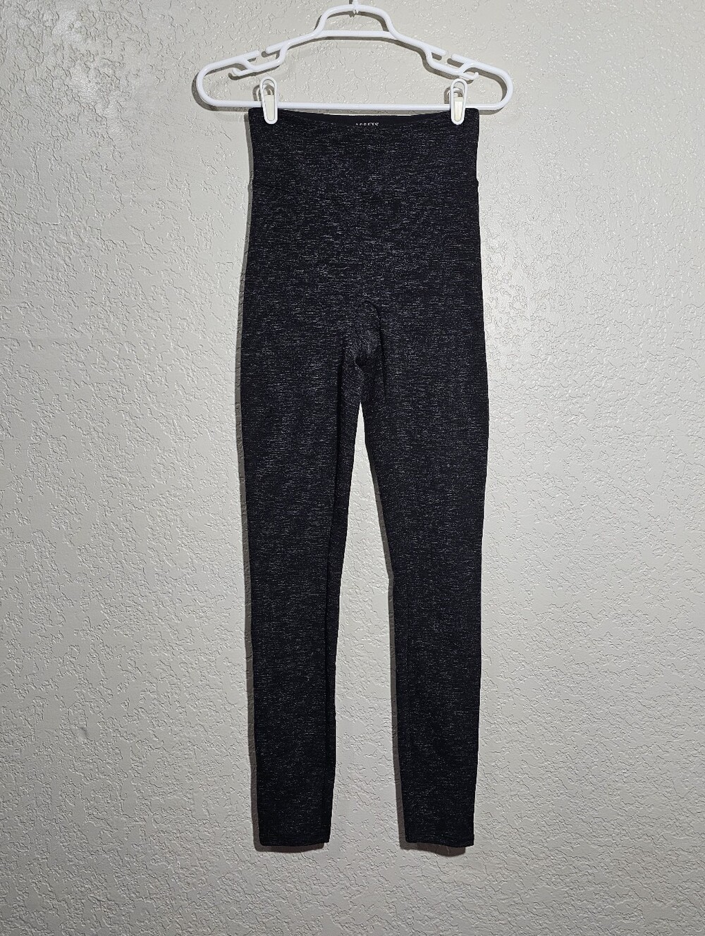 Spanx Assets Heathered Black Leggings